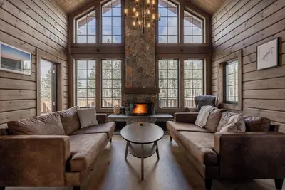 Image de Fjäll Lodge - Modern log cabin with sauna, fireplace and 4 bedrooms