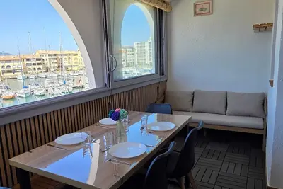 Image de Bel appartement vue port, parking, WiFi, clim