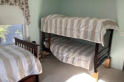 Image de Spacious 5-bedroom lake house in Standish, Me