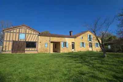 Image de Corps de ferme gersois entièrement rénové avec piscine. \nHébergement 4 étoiles