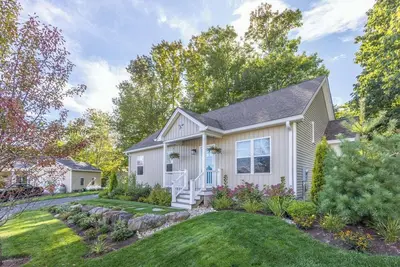 Image de Heron's Haven - Quiet Cottage in Camden w/ Hot Tub