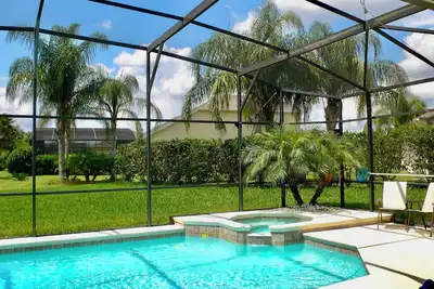Image de Stunning Four Bed/Three Bath villa with private pool & spa