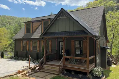 Image de Relaxing riverfront house perfect for fly fishing and Wcu family visits