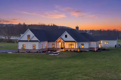 Image de Modern Luxury Retreat w/ Pool, Spa & Sunset Views