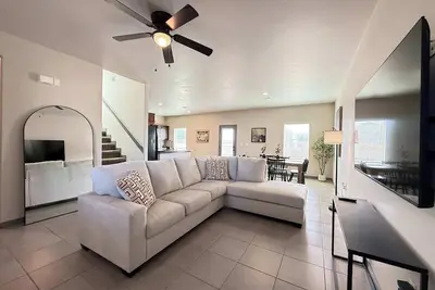 Image de 3br/2. 5ba Modern Farmhouse • King Bed • Smart TVs