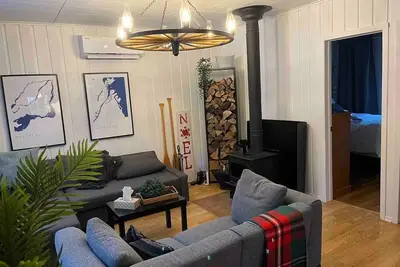 Image de The Feather House - Chalet Bord de lac & Spa