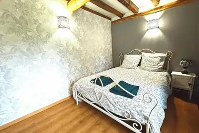 Image de Le Nid Des Hirondelles-gîte 7 personnes + 1 bébé, jardin clos, borne de recharge