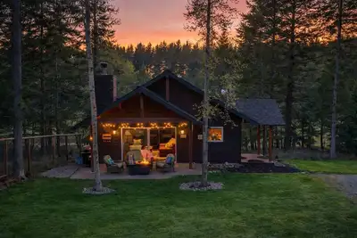 Image de Chickadee Cabin - Boutique Stay close to Downtown
