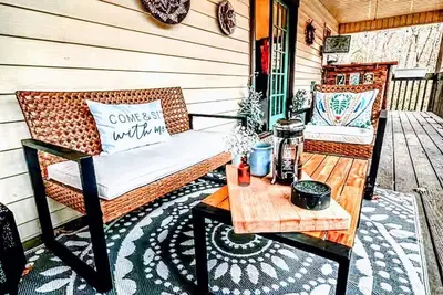 Image de Peaceful 3-bedroom country house in charming Dahlonega with firepit & creek