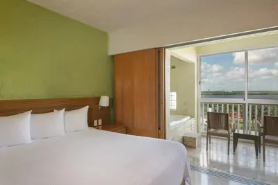 Image de A Place Cancun Keeps to Itself