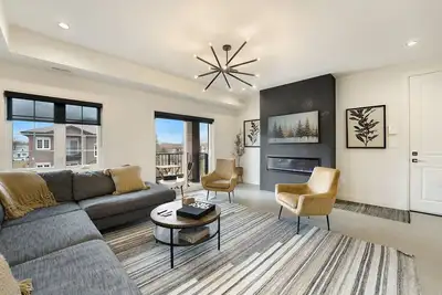 Image de Brand New Riverside Retreat | Stylish 2br +Parking