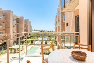 Image de Las Arenas de Cabo one block from the beach