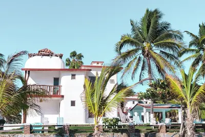 Image de Villas Malaki - Oceanfront home in Zihuatanejo, Playa Blanca. Privacy and nature