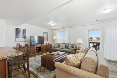 Image de Tranquil Family Retreat-15 min to Frontier Days Fairgrounds -Dog Friendly