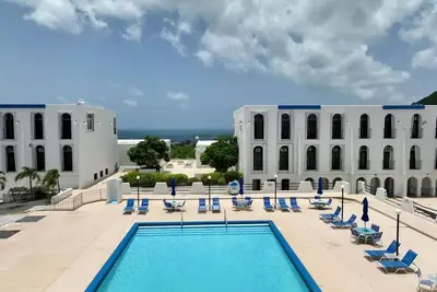 Image de Panoramic hilltop townhome w/ pool/wifi/Ac. 5 mins to Christiansted,