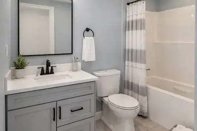 Image de Brand New Apt Near Beach & Downtown- King Bed-Pets Ok