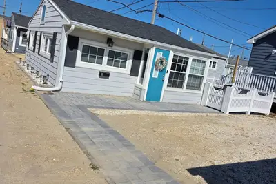 Image de Charming Lavallette Beach Bungalow - 2br Coastal Escape Steps From The Beach!