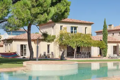 Image de Domaine viticole | piscine 20m et cinéma