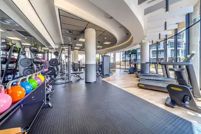 Image de Beautiful 1-bedroom Luxury apartment in Waterfall with Gym, Restaurant, Pool, Sauna