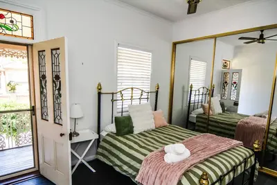 Image de Comfortable Victorian Terrace close to shops