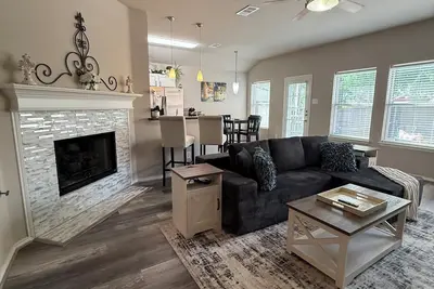 Image de Rustic-Chic Mansfield Matchday Retreat 3-2 Full-Access House