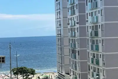 Cozy with a sea view.