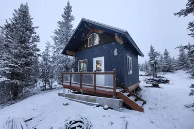 Image de Secluded Off Grid Dry Lakefront Cabin- Unplug, Relax, and Recharge