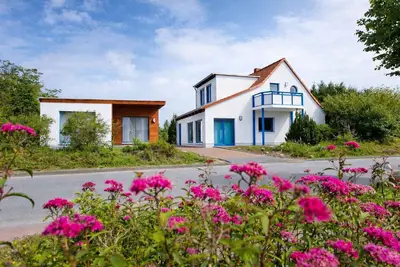 Image de Modern vacation apartment with terrace near the beach & harbor in Juliusruh