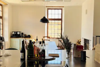 Image de Historic renovated 4-bedroom townhouse in Mailhac with fitness room