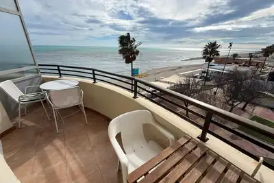 Image de 1st line beach apartment with spectacular views of the Mediterranean Sea Fuengirola