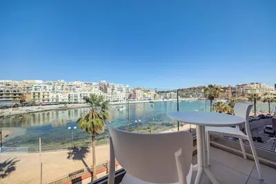 Image de A Marsaskala beachfront 2 Apt with terrace & Wifi!