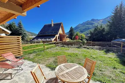 Image de T3 neuf ensoleillé avec jardin vue montagnes