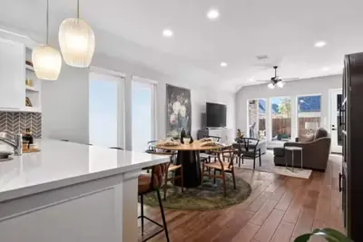 Image de Peaceful Retreat Near Lake, Coffee & Trails