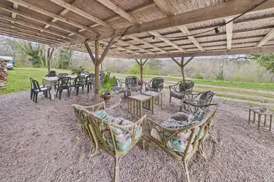 Image de Maison avec grande terrasse et jardin pour 9