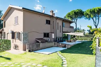 Image de Maison de vacances privée avec climatisation, Wifi, piscine privée, patio, animaux admis