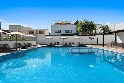 Image de 2 Br Flamingos · New · Pool and Beach 7 min away