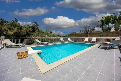 Villa Emeraude piscine et jacuzzi