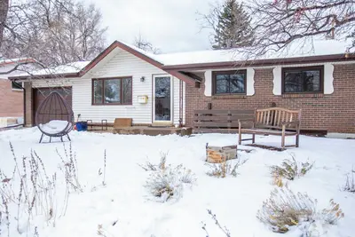 Image de 2-bedroom garden level owner's suite by request only