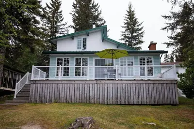 Image de Remi Lake Escape. A four season lake front cottage.