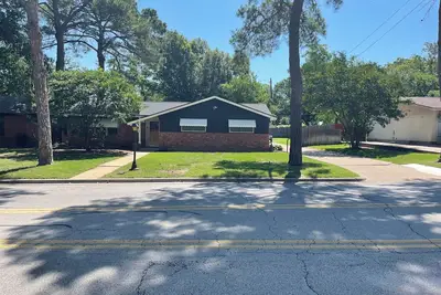 Image de Serene 3-bedroom house with Ac, on-site laundry in welcoming Arlington