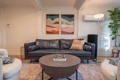 Image de Travis Heights Gem! Walk to Lady Bird Lake & SoCo