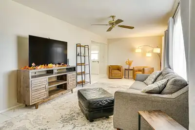 Image de 2-bedroom house in Quiet Youngtown with cool Ac & laundry room-