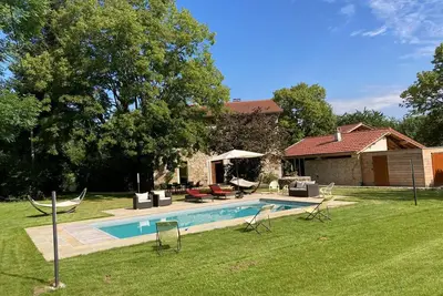 Image de La Bastide de Combe Laval – Piscine, dépendance & grand domaine