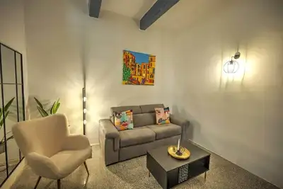Central Valletta Duplex with Balcony