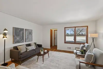 Image de Charming Two-Bedroom Near Parks and Lakes in Minneapolis!