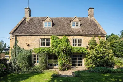 Image de Idyllic cottage straight out of The Holiday!
