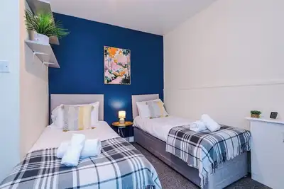 Image de Old Fire Station Sleeps 4 | Contractor Stays