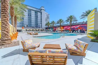 Image de Chambre Queen Premium avec vue sur le Strip|Vegas