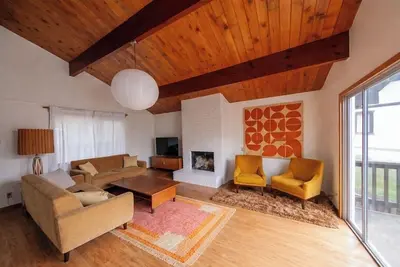 Image de Modern Hipster Cabin in Crestline