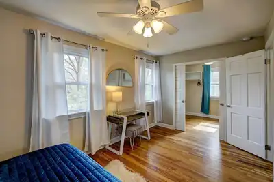 Image de Stylish Split-Level w/ Pool, Deck & Firepit Near It All